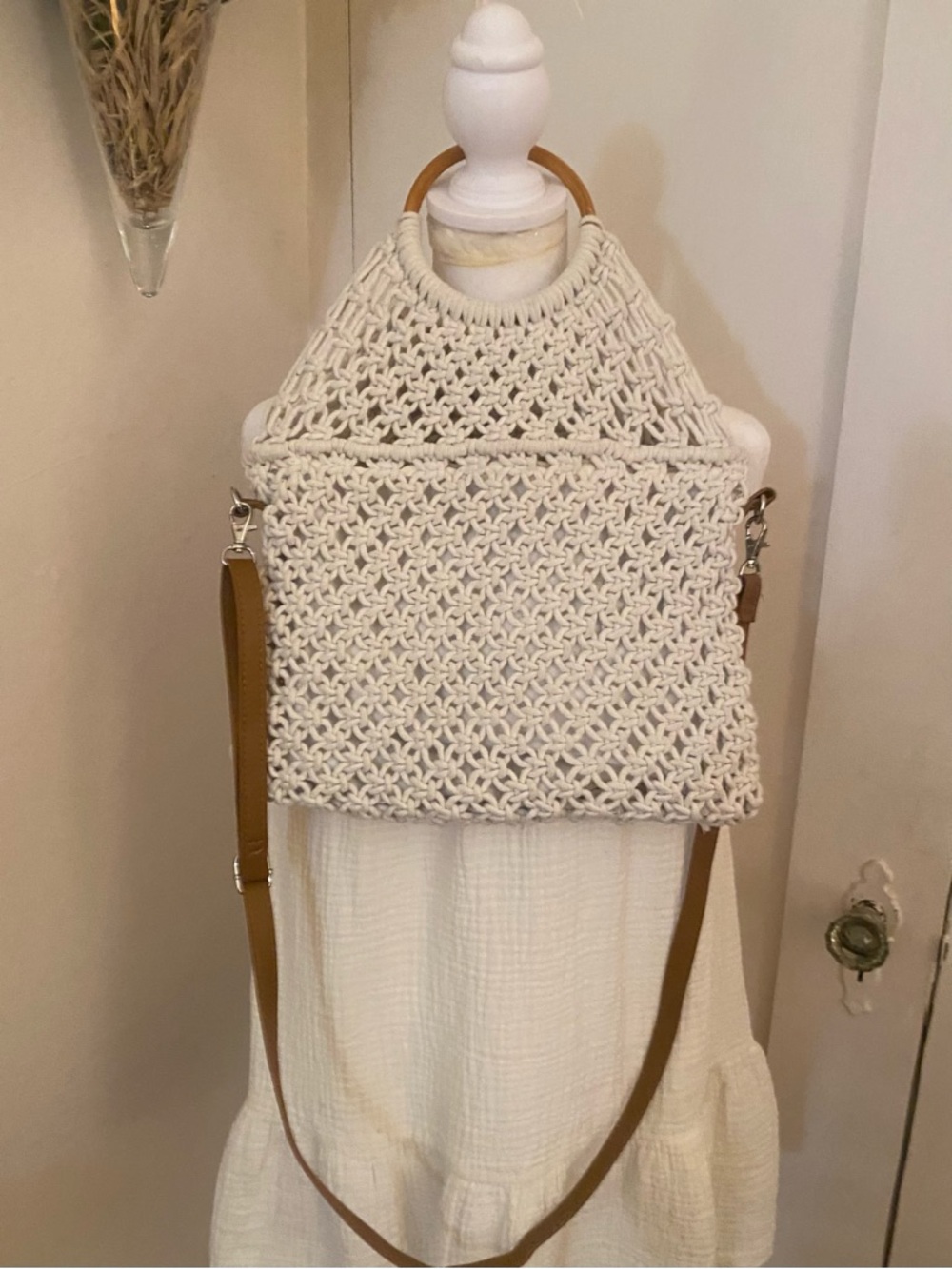 Woven Macramé Crossbody Bag with Wooden Rings - White - Picture 4 of 13